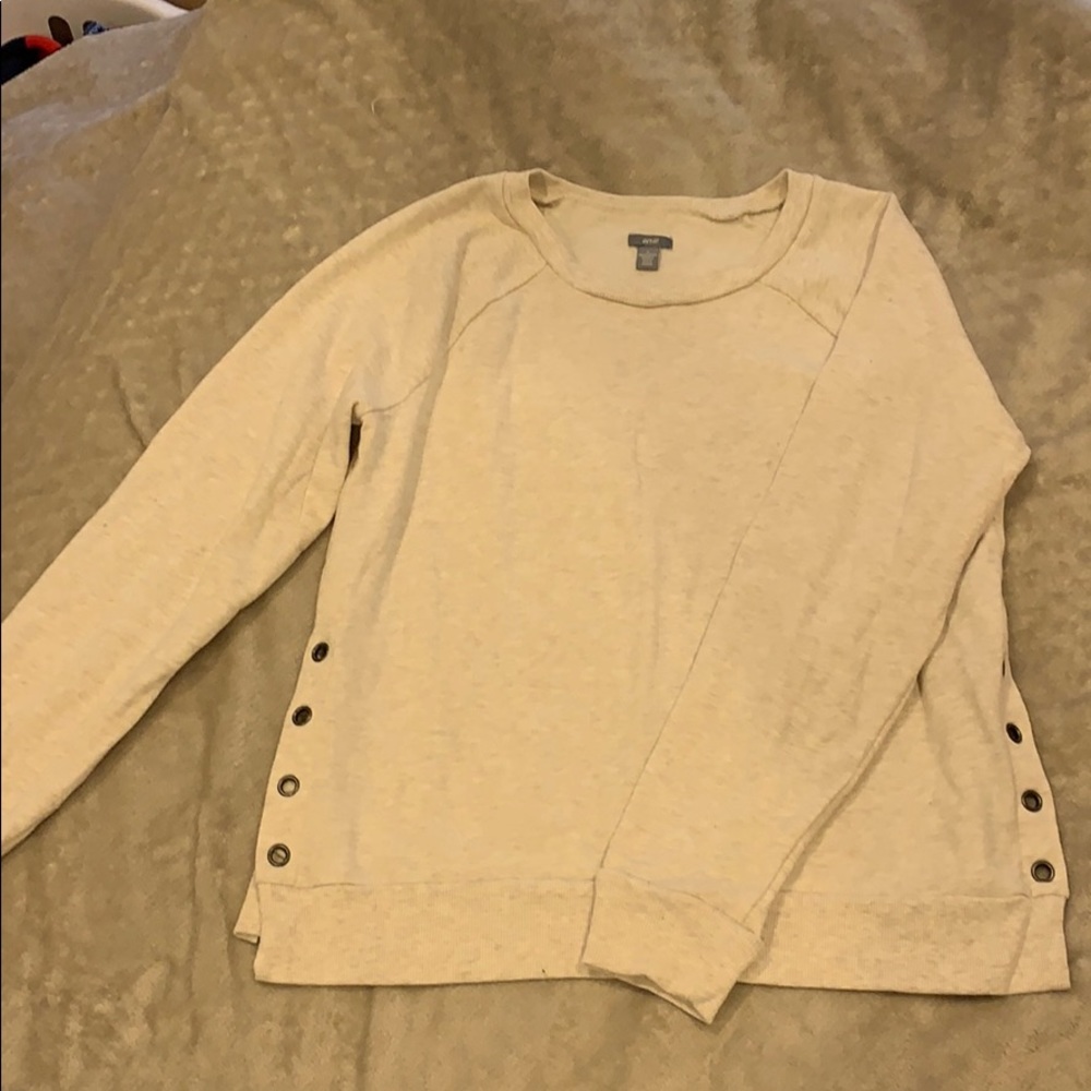 ❤️ EUC Aerie sweatshirt with grommet detail
